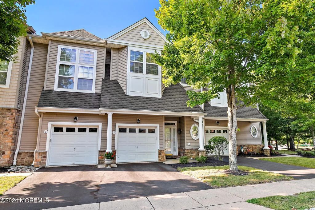 5 Ocean Breeze Court, Manahawkin