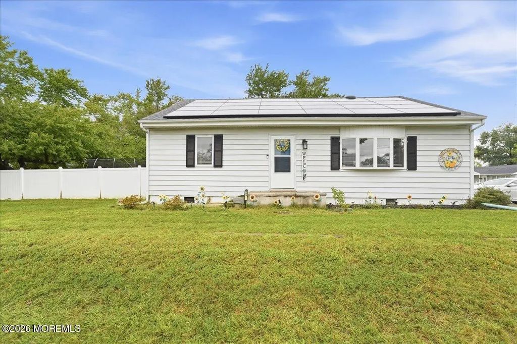 552 Lloyd Road, Toms River