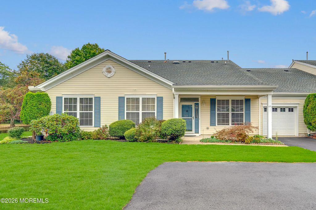 65 Golden Willows Avenue, Lakewood