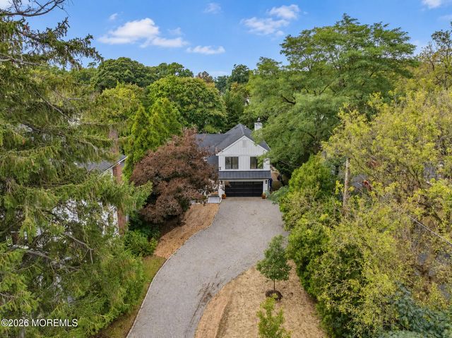 547 River Road, Fair Haven