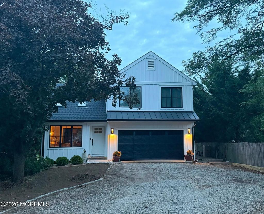 547 River Road, Fair Haven