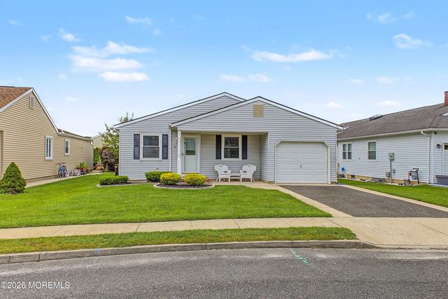 28 Prince Charles Drive, Toms River