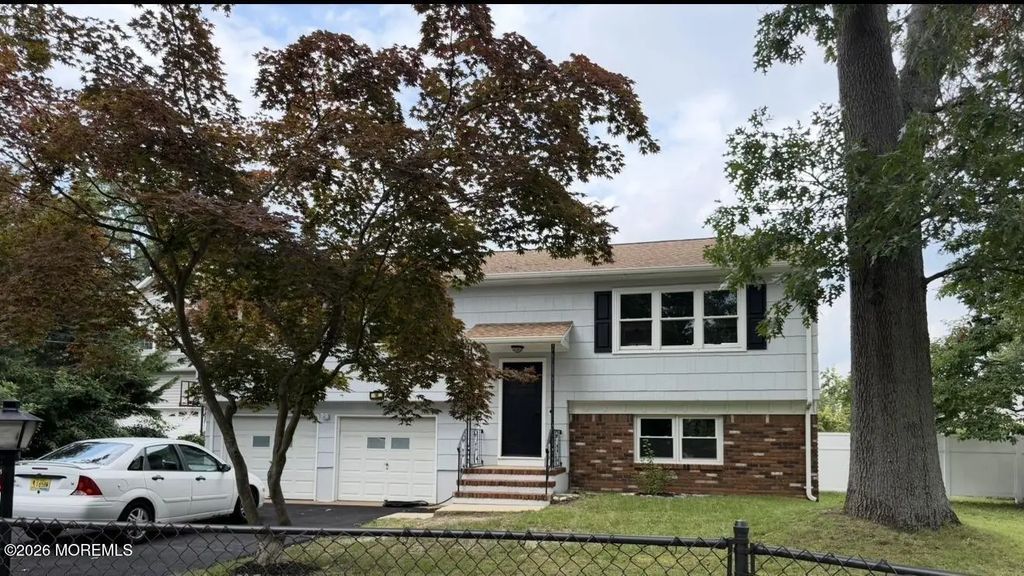98 Kettle Creek Road, Toms River