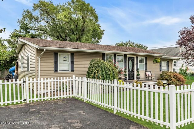 655 Ellicott Avenue, Toms River