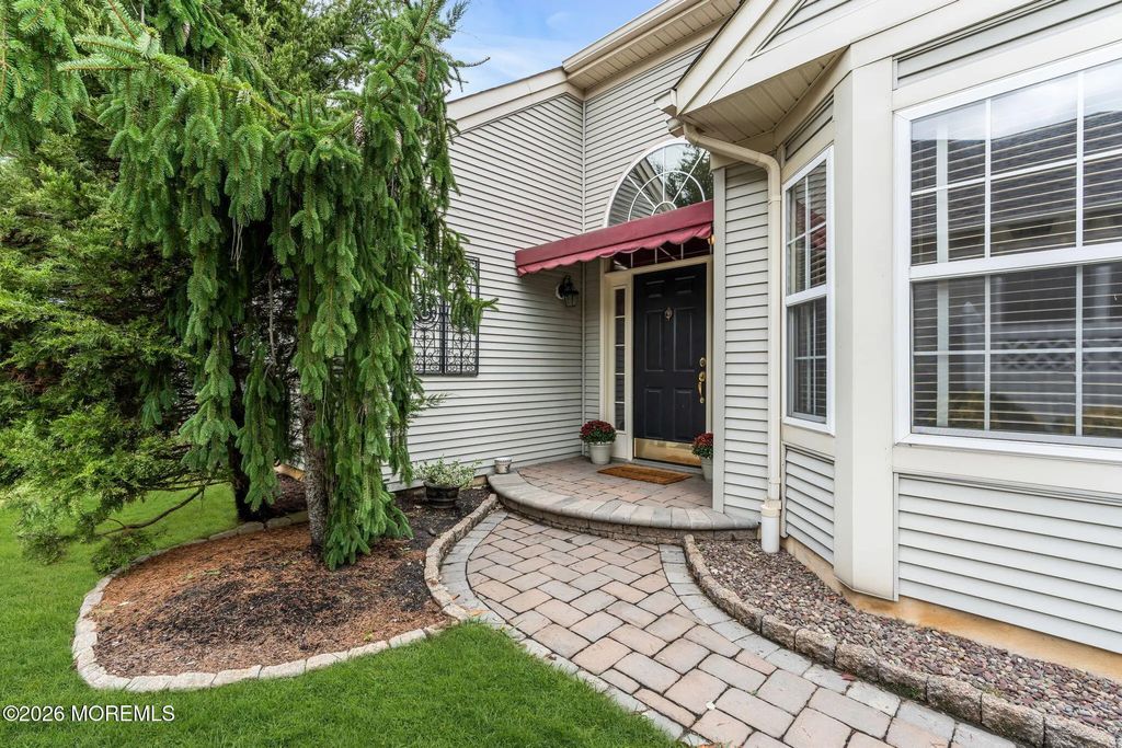 41 Provence Drive, Manchester