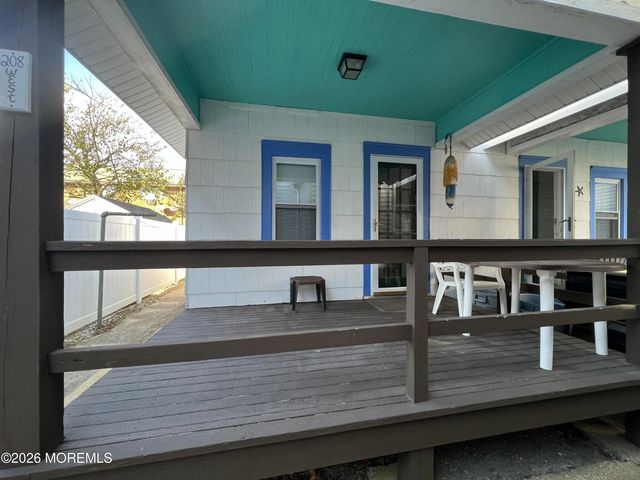 208 14th Avenue Summer East, Belmar