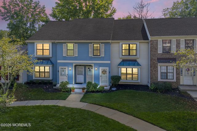 8 Deptford Court 7, Freehold