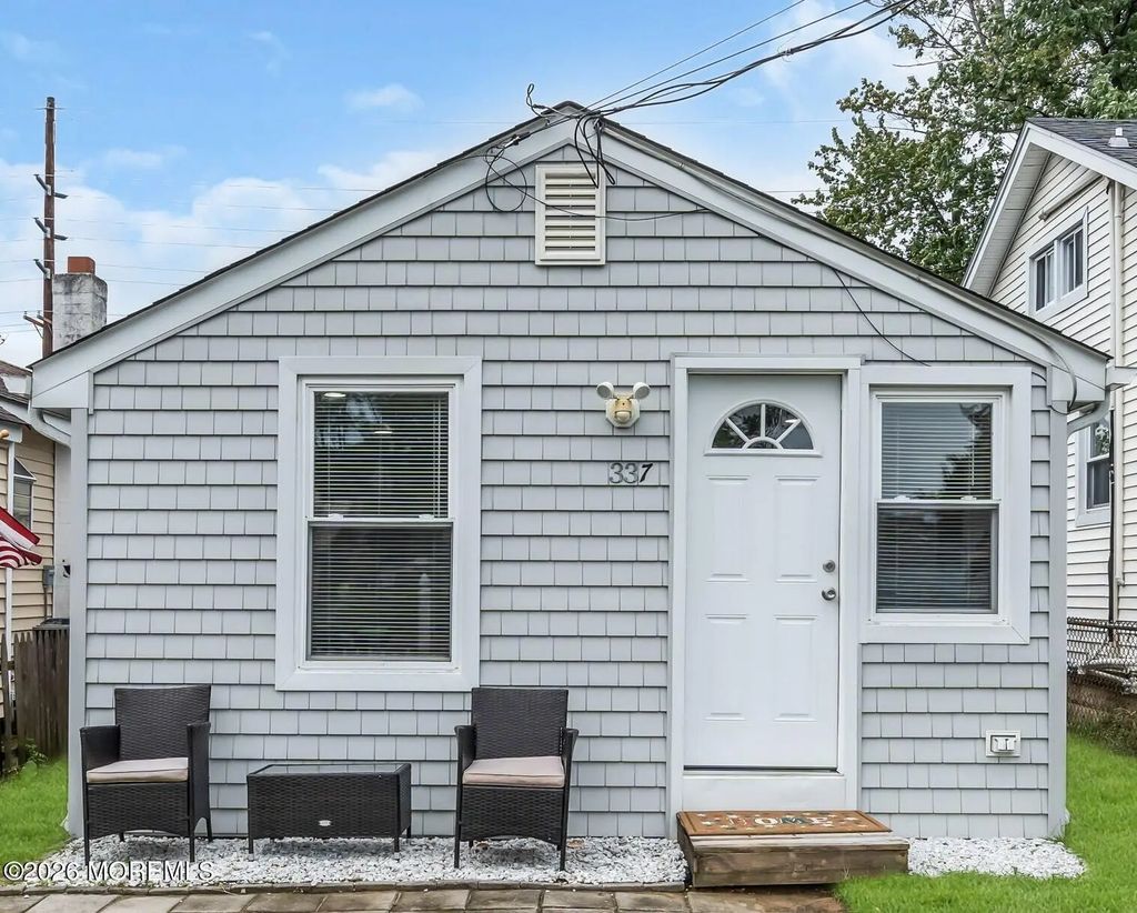 337 Shoreland Circle, Laurence Harbor