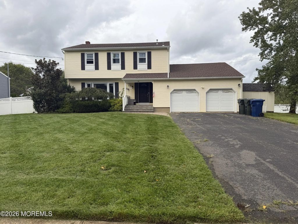 19 Fieldstone Lane, Ocean Twp