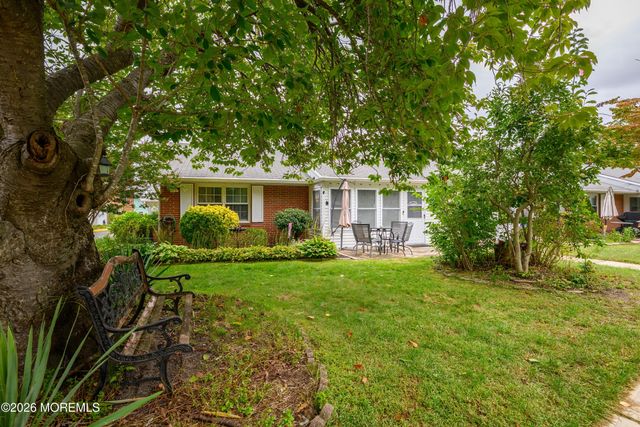 45a Cambridge Court, Lakewood
