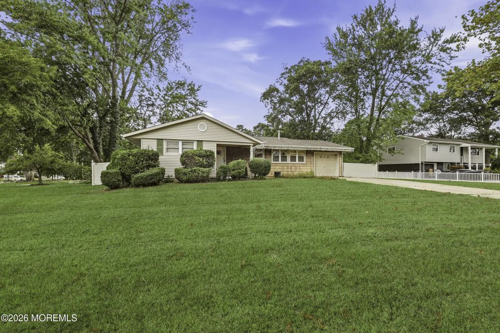1006 Amethyst Drive, Toms River