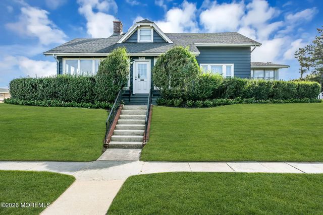 2011 Ocean Avenue N, Spring Lake