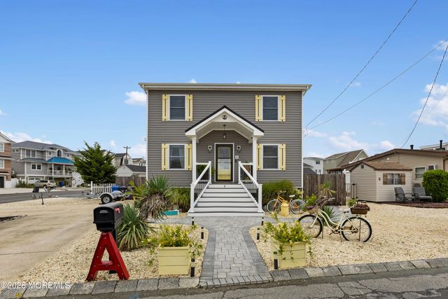 4 Weaver Drive, Manahawkin