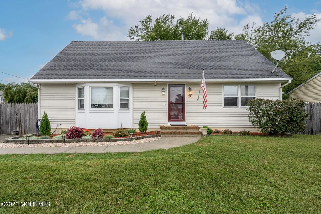54 Spruce Street, Beachwood