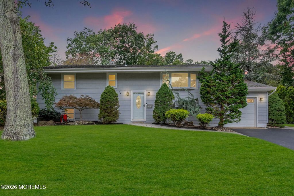 9 Kensington Drive, Howell