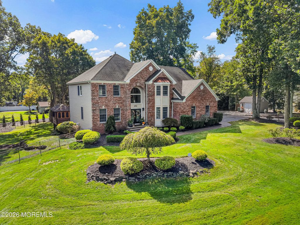 292 Hockhockson Road, Tinton Falls