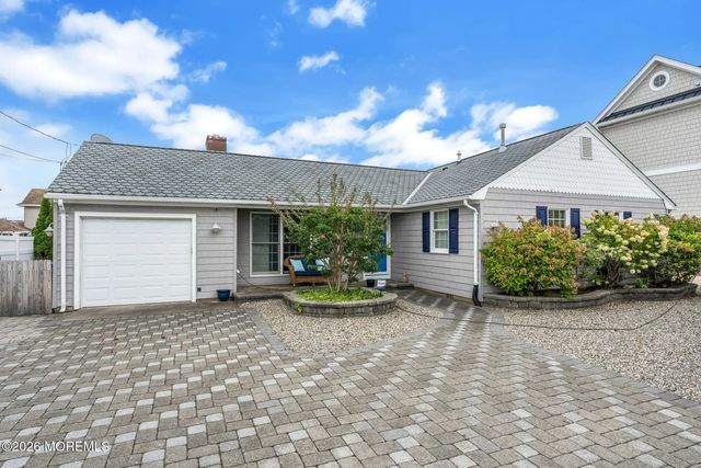 323 Bay Lane, Mantoloking
