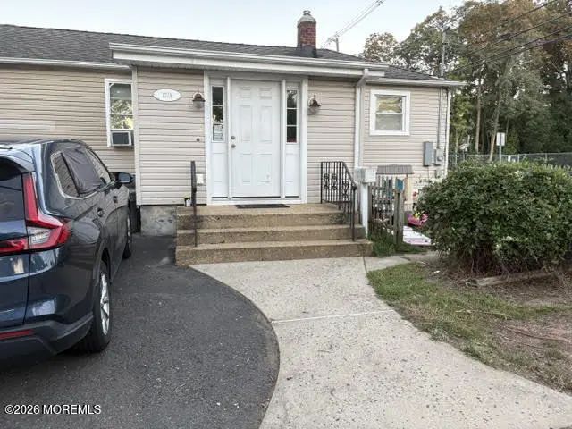 137 Port Monmouth Road A & B, Keansburg