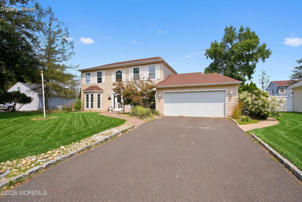 8 Lindner Lane, Howell