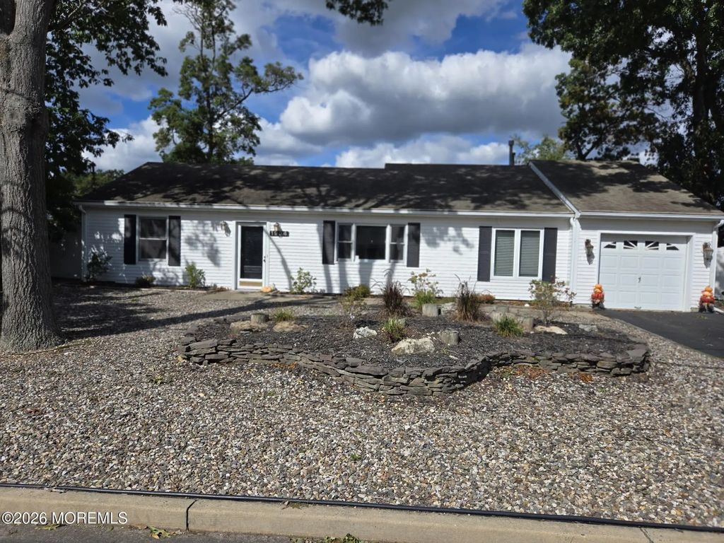 1934 Birchbark Place, Toms River