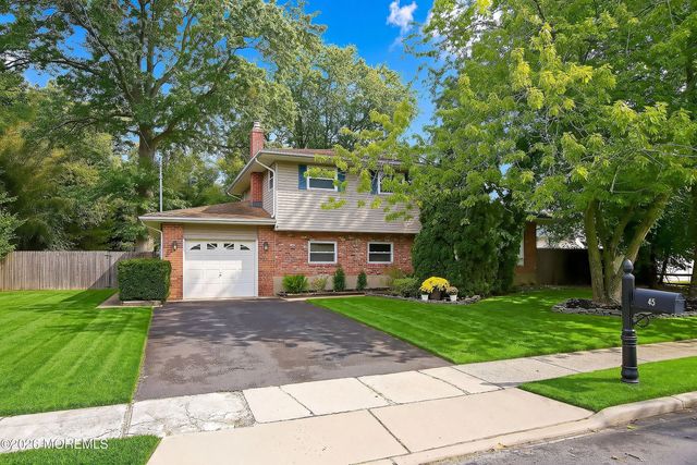 45 Oak Terrace, Howell