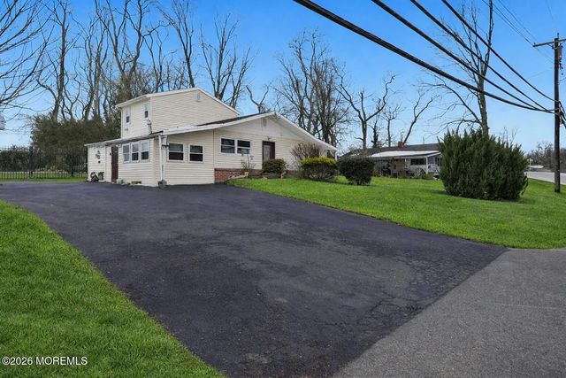 608 Wayside Road, Neptune Township