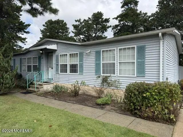 302 Kenwood Court, Whiting