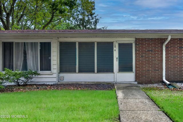 708b Plymouth Drive, Lakewood