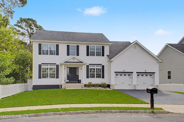 4 Prairie Lane, Bayville