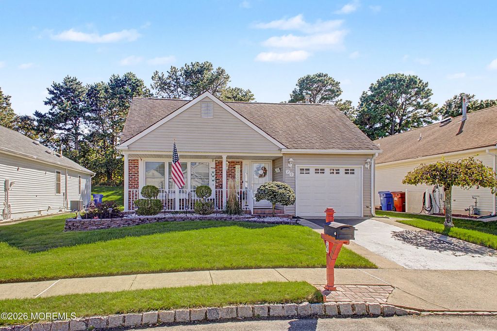 70 Canterbury Lane, Toms River