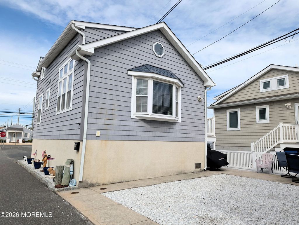 30 E Sea Way, Lavallette