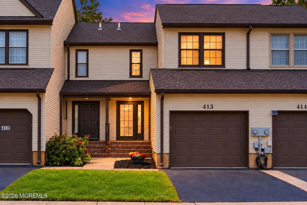 413 Oak Knoll Drive, Manalapan