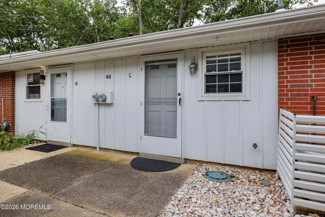 62c Buckingham Drive, Lakewood