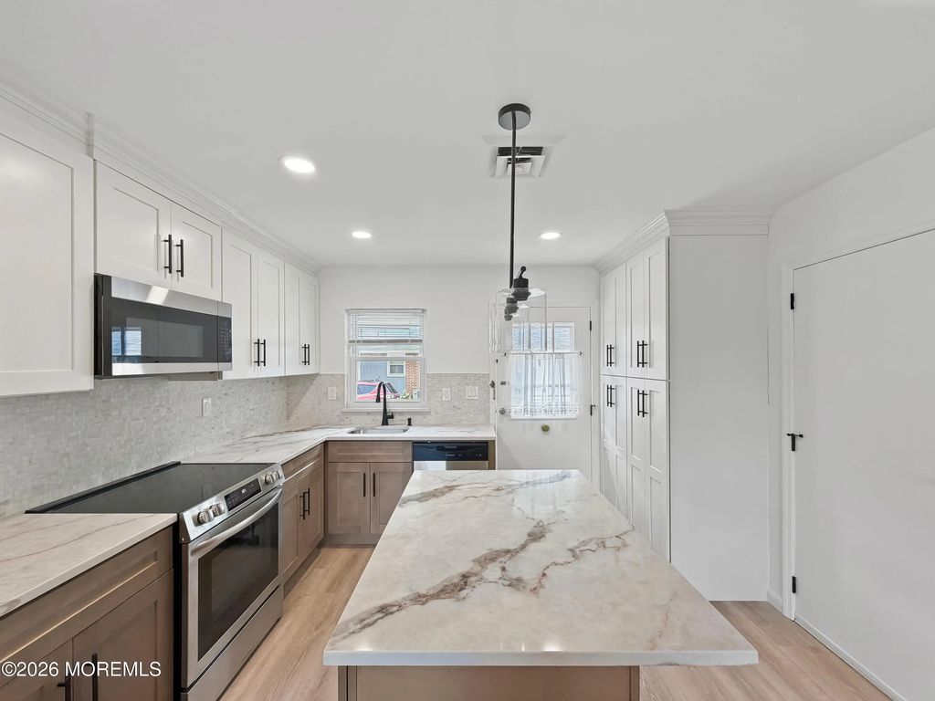 569a Sheffield Court, Lakewood