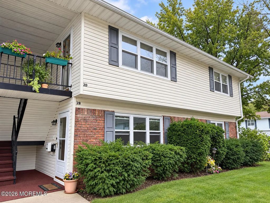 2 Texas Court B, Matawan