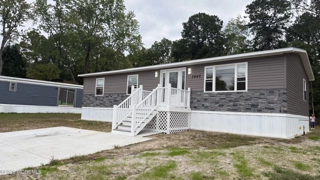3640 Weymouth Road, Browns Mills