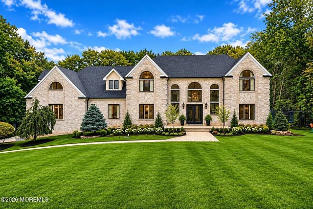 5 Grand Court, Colts Neck