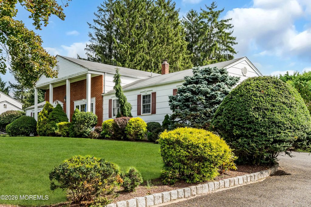 7 Mayflower Drive, Red Bank