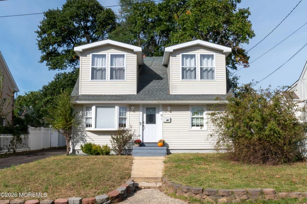 91 Compton Avenue, Hazlet