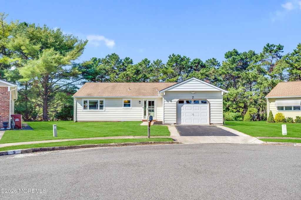 7 San Carlos Court, Toms River