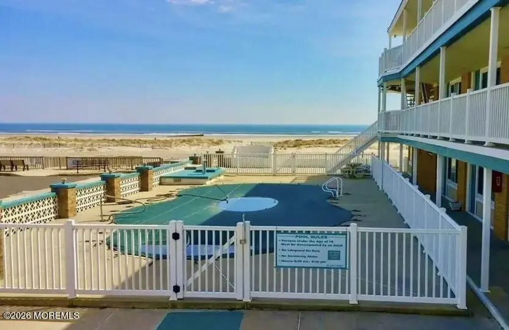 406 E Monterey Avenue 103, Wildwood