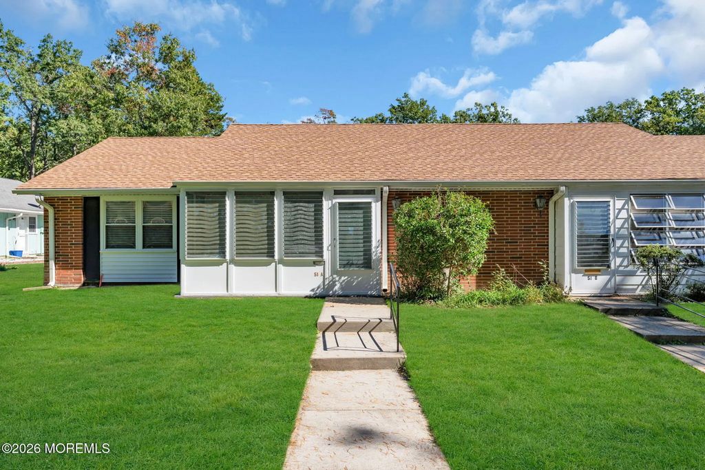 51a Cambridge Court A, Lakewood