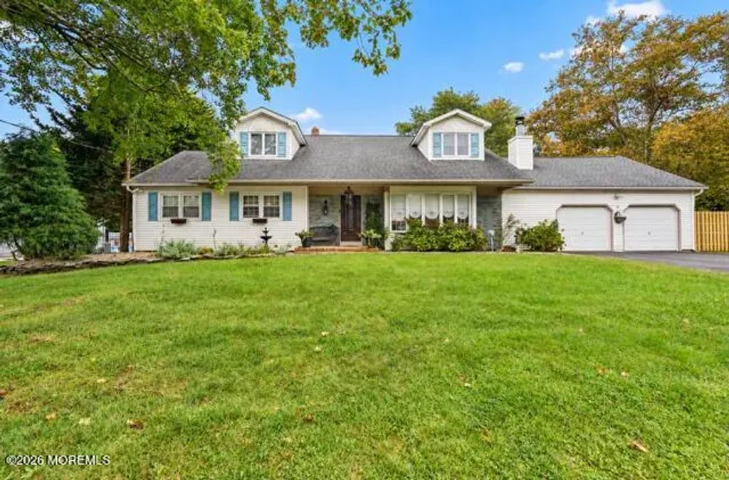11 Lake Ontario Lane, Morganville