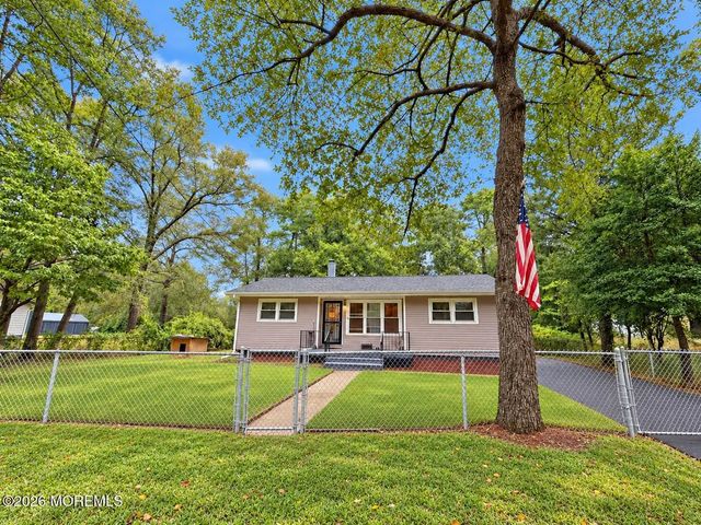 521 Ridgeview Avenue, Browns Mills