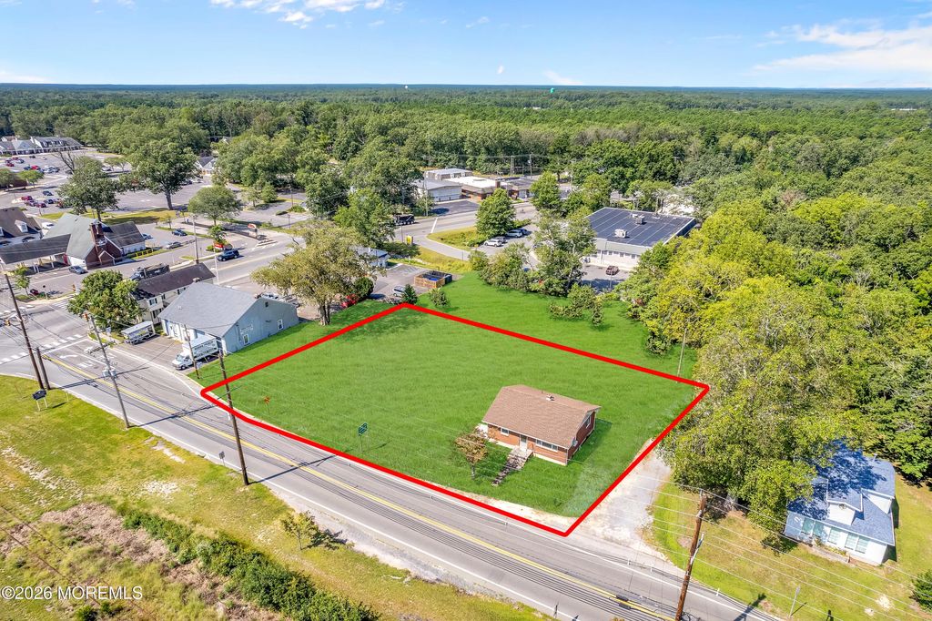 102 Manchester Boulevard, Whiting