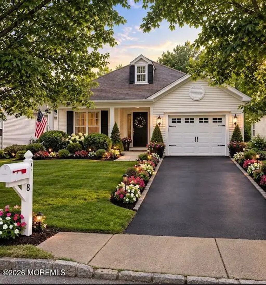 42 Spring Meadow Drive, Lakewood