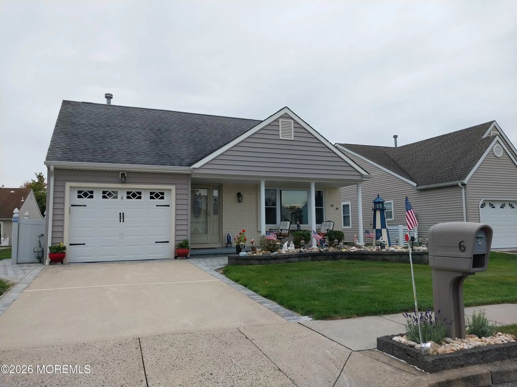 6 Sandhurst Court, Toms River