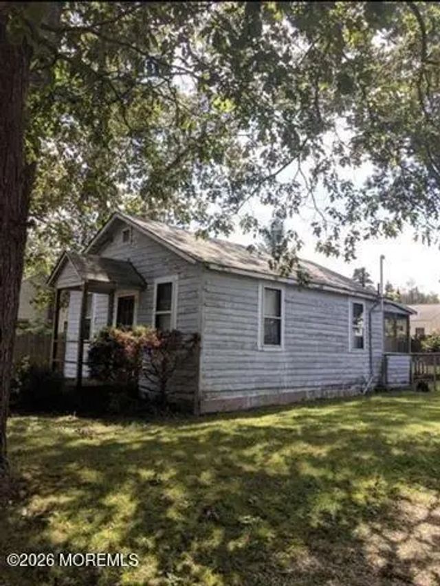 480 W End Avenue, Toms River