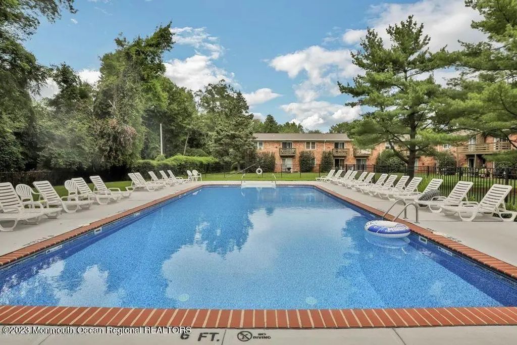96 East Avenue 58, Atlantic Highlands