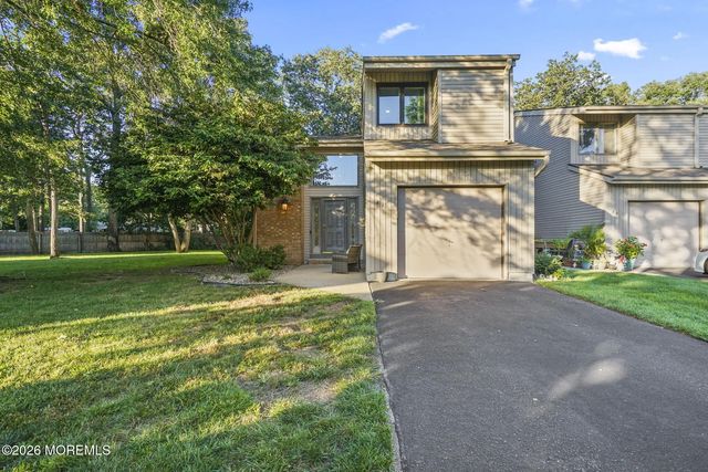 41 White Swan Way 19, Brick